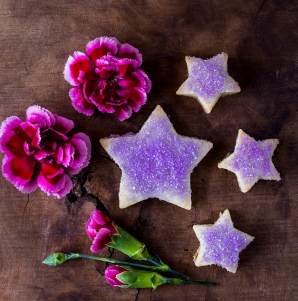 lavender-shortbread-cookies_smalll-credit-sara-ghedina-2.jpg