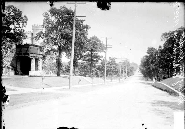 181559_142585012469879_5721985_n